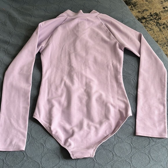 Youth XXL GAP Rash guard swimsuit🩱 - Picture 4 of 5